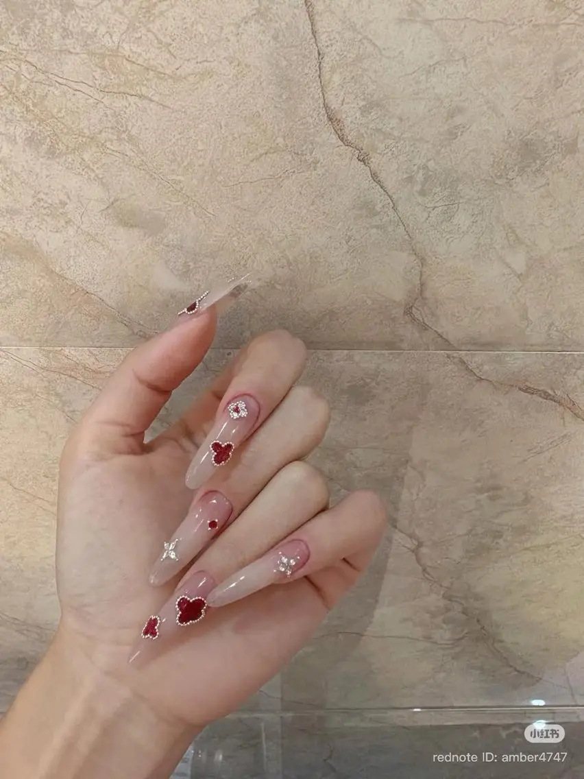 ネイル キラキラネイル 韓国ネイル ロングネイル ワンホンネイル ハンドネイル Josie nail salonのネイルデザイン
