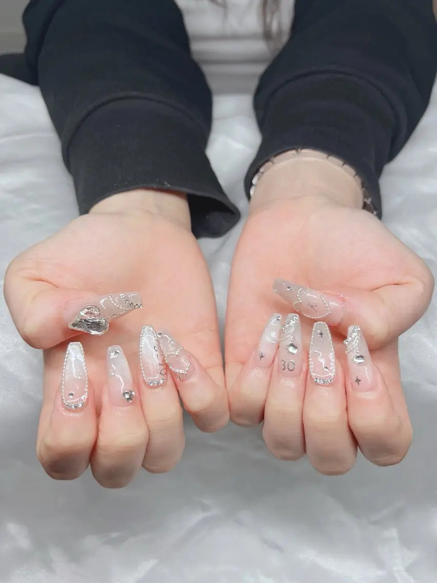 ネイル オーロラネイル チークネイル 長さ出し フットネイル フレンチネイル ハンドネイル Lee Nails チップ長さだし専門店のネイルデザイン