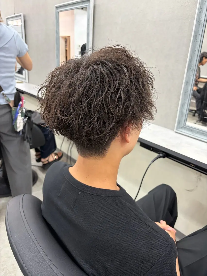 ショート パーマ メンズ カット パーマ トリートメント ダブルカラー メンズパーマ大成のヘアスタイル