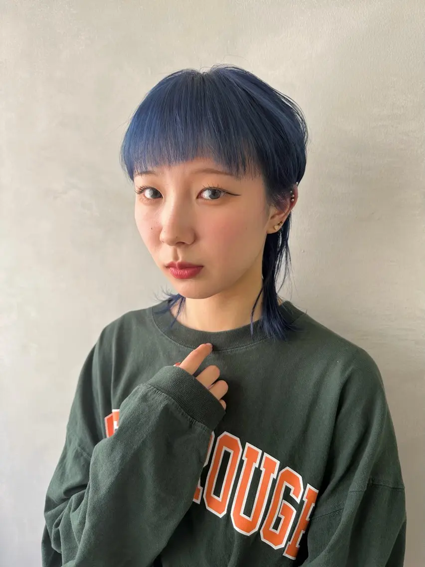 ミディアム カラー ブルーカラー ネイビーカラー ウルフカット カット ヘアカラー トリートメント ブリーチ特化🌻 ショート/akaneのヘアスタイル