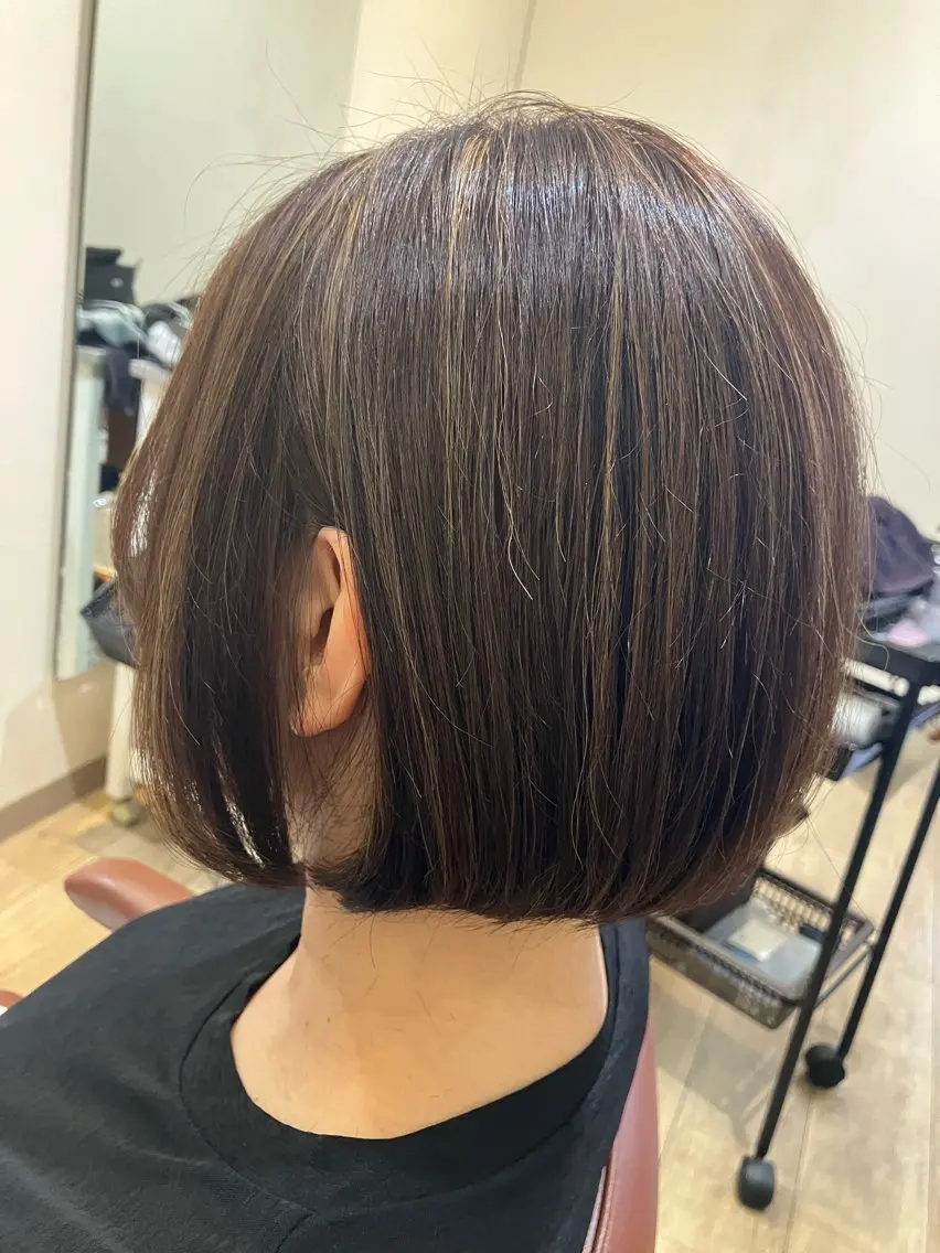 ショート カラー アッシュ ハイライトカラー ボブ ハイライト salon C ヤマダのヘアスタイル