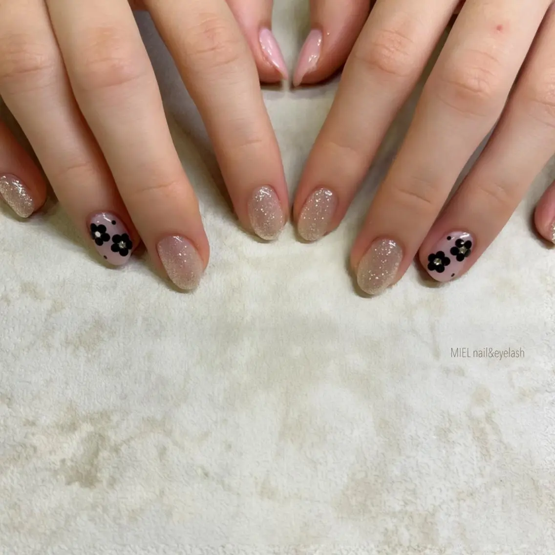 ネイル アートネイル フラワーネイル シンプルネイル ハンドネイル nail salon monailのネイルデザイン