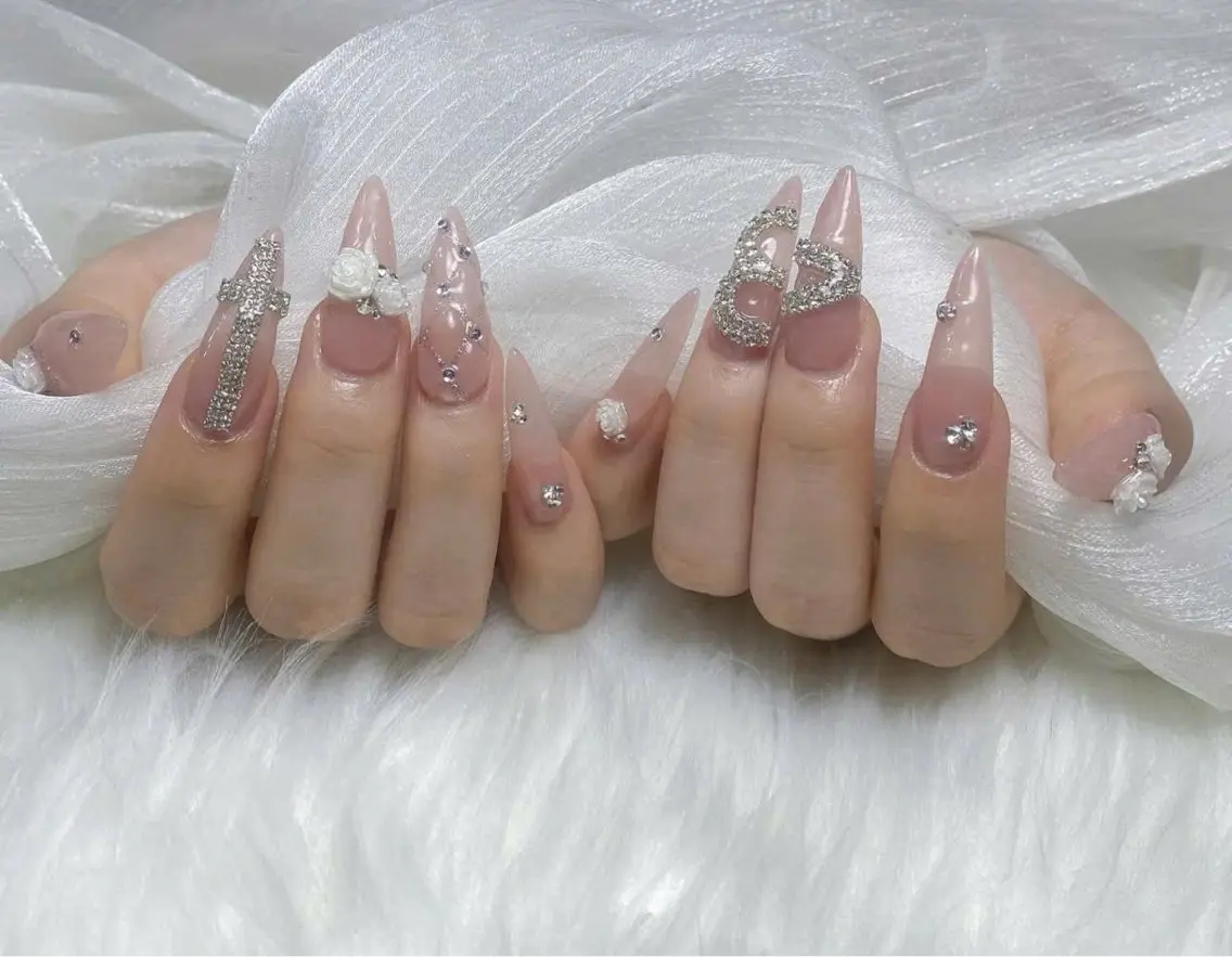 ネイル フラッシュネイル フレンチネイル グラデーション キラキラネイル 韓国ネイル ハンドネイル Hy nailsのネイルデザイン