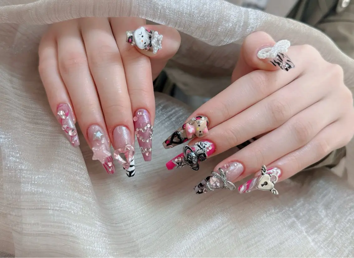 ネイル ジェルネイル 韓国ネイル マグネットネイル ネイルチップ 冬ネイル Lenie Nail Salonのネイルデザイン