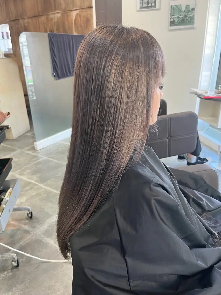 ロング カラー ヘアアレンジ アッシュ ベージュカラー ブリーチ 透明感カラー ダブルカラー 恵比寿｜眠れる ヘッドスパchacoのヘアスタイル