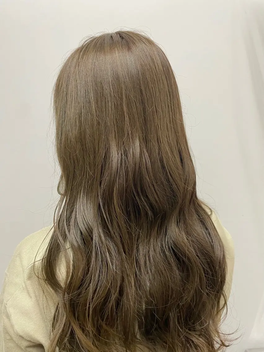 カラー ブリーチ 透明感カラー ヘアカラー 横田 愛梨のヘアスタイル