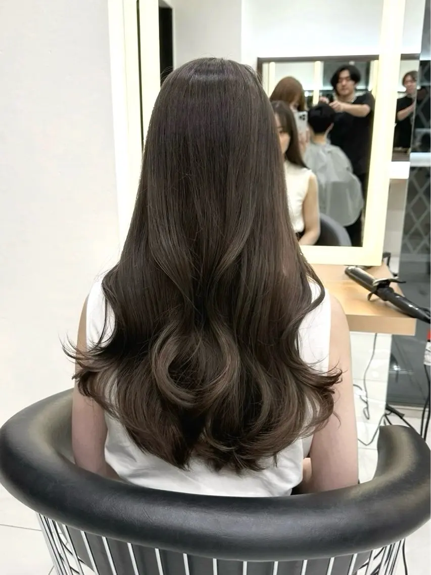 ロング カラー ヘアアレンジ ショコラグレージュ グレージュ 柳堀 日菜のマツエク・マツパデザイン