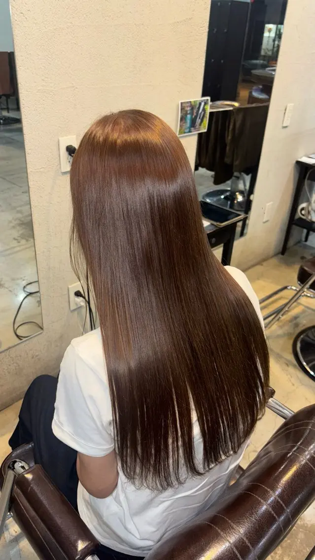 ロング カラー ベージュカラー ブリーチ ヘアカラー 小池 かなこのヘアスタイル