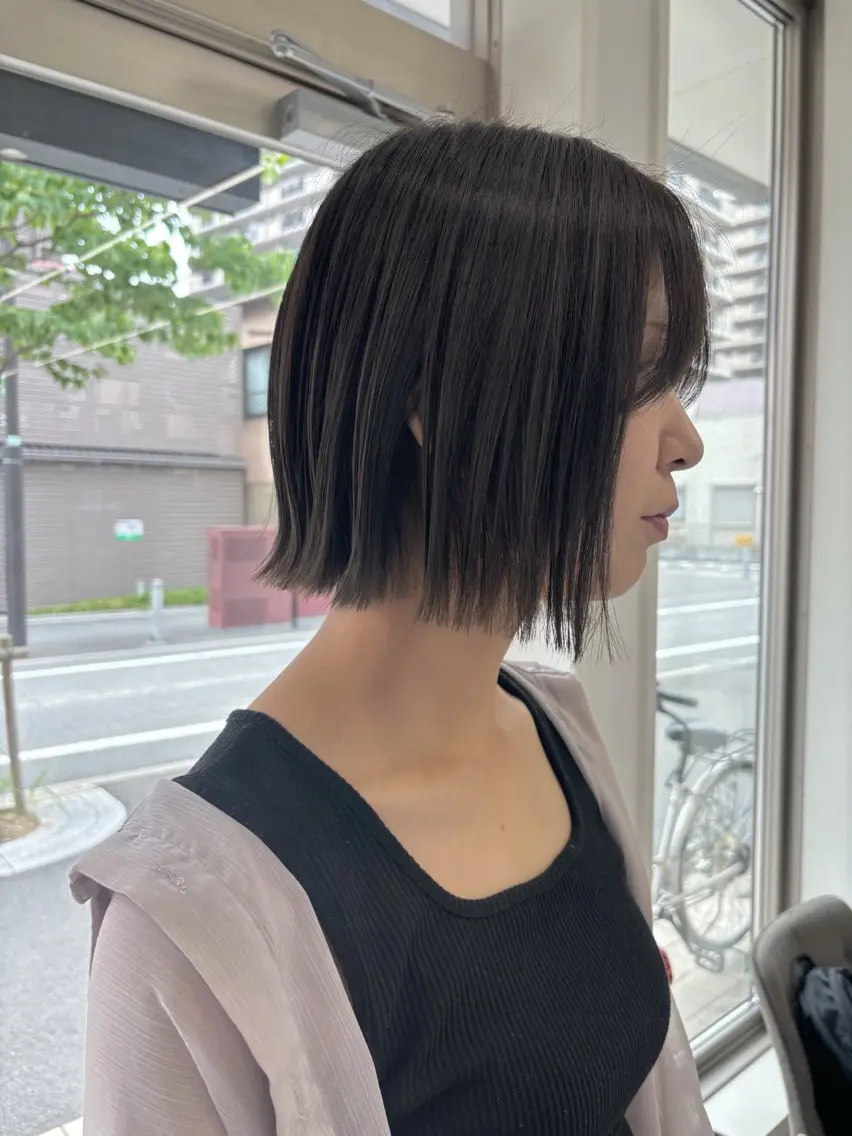 ショート 切りっぱなしボブ ショートボブ アッシュ ボブ ショートヘア ヘアカラー トリートメント 新村 華奈絵のヘアスタイル