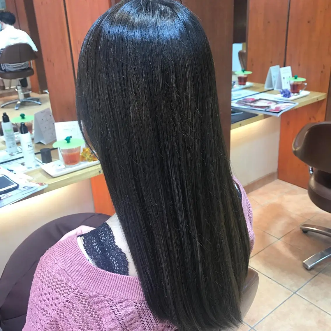 ロング カラー アッシュ グレージュ カーキグレージュ ヘアカラー トリートメント 🥛洒落髪小顔cut なら龍崎🥛のヘアスタイル