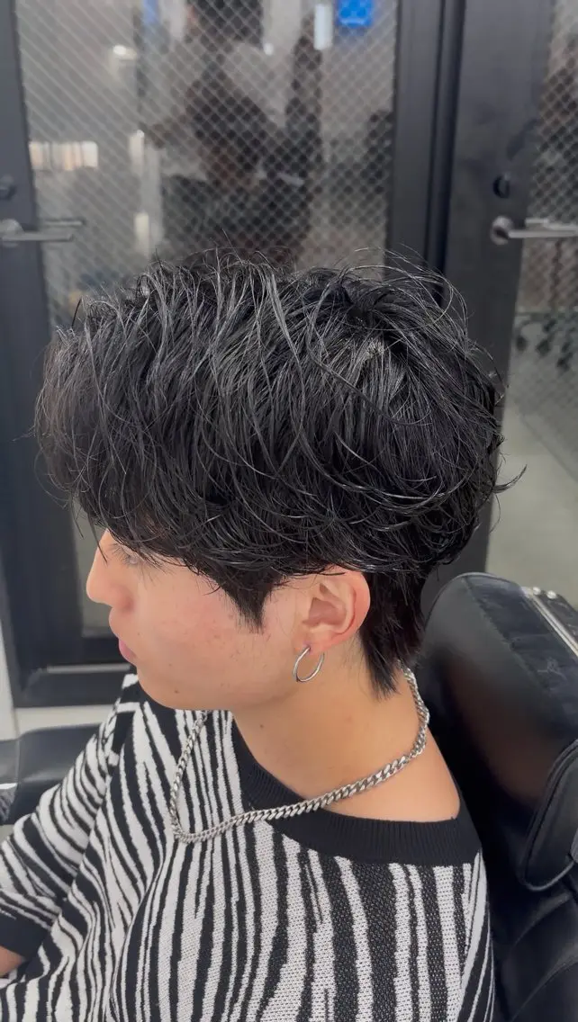 ショート パーマ メンズ メンズパーマ シャドーパーマ カット パーマ トリートメント 長谷川 隆之介のヘアスタイル