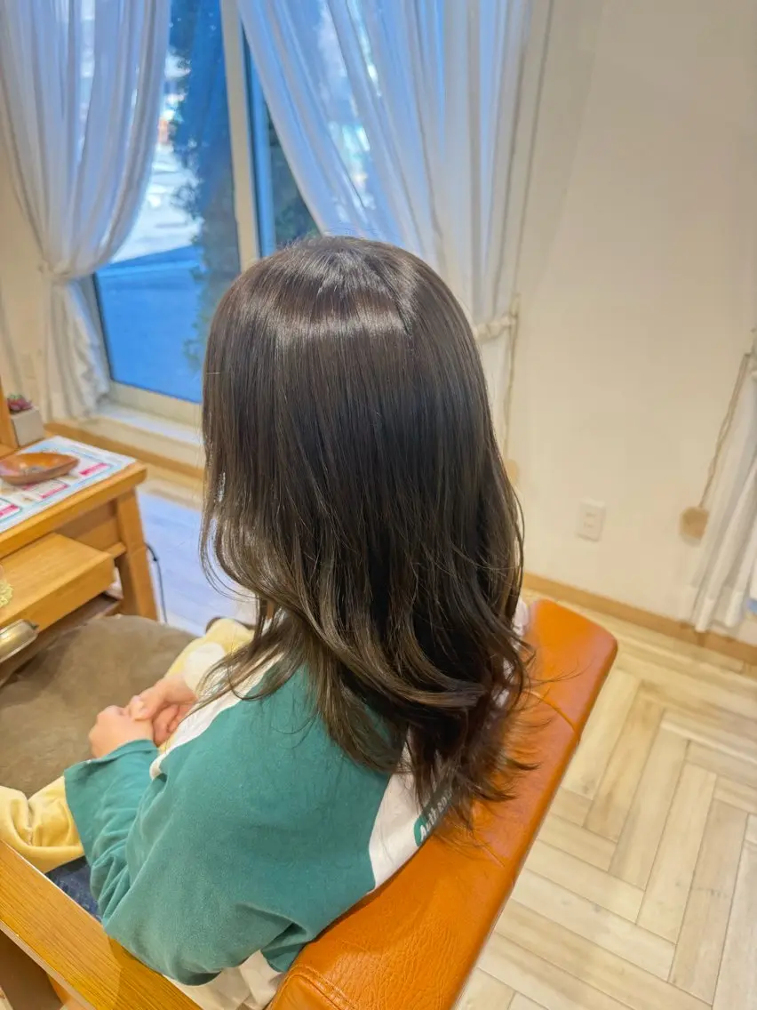カラー ヘアカラー 髙崎 璃音のヘアスタイル