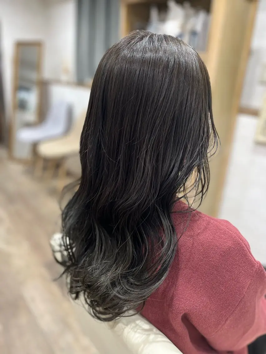ロング ヘアカラー トリートメント 吉田 萌花のヘアスタイル
