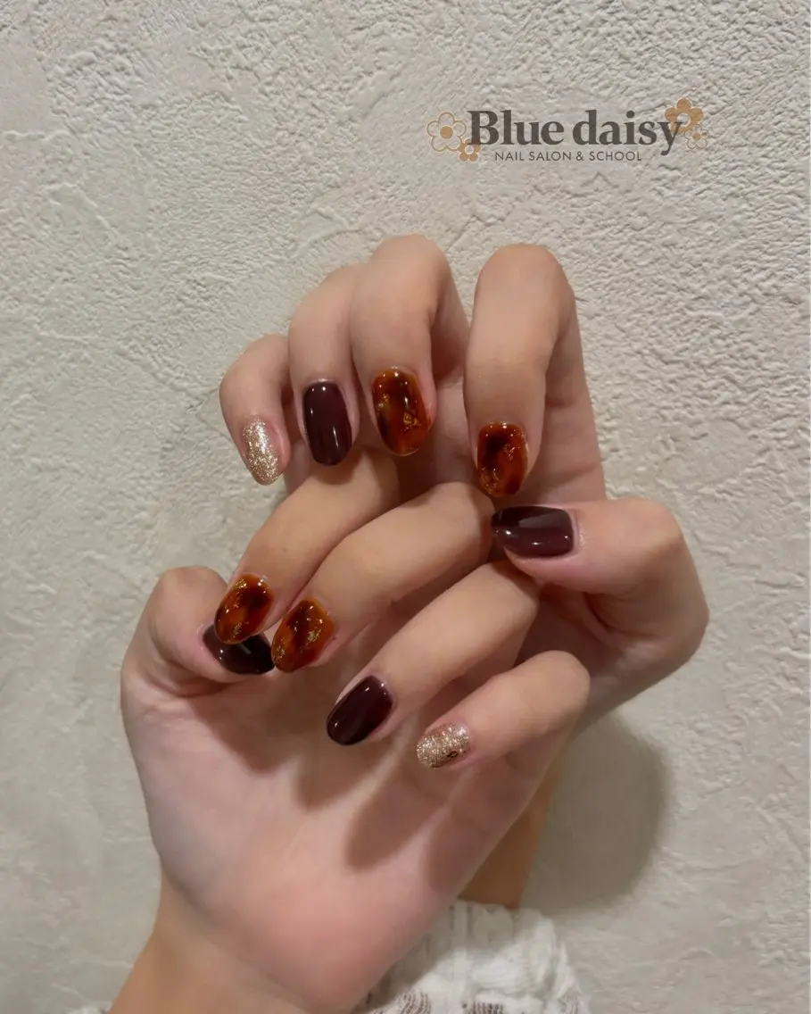 ネイル べっ甲ネイル ジェルネイル マグネットネイル 持ち込み パラジェル ハンドネイル Blue daisy 栄本店のネイルデザイン