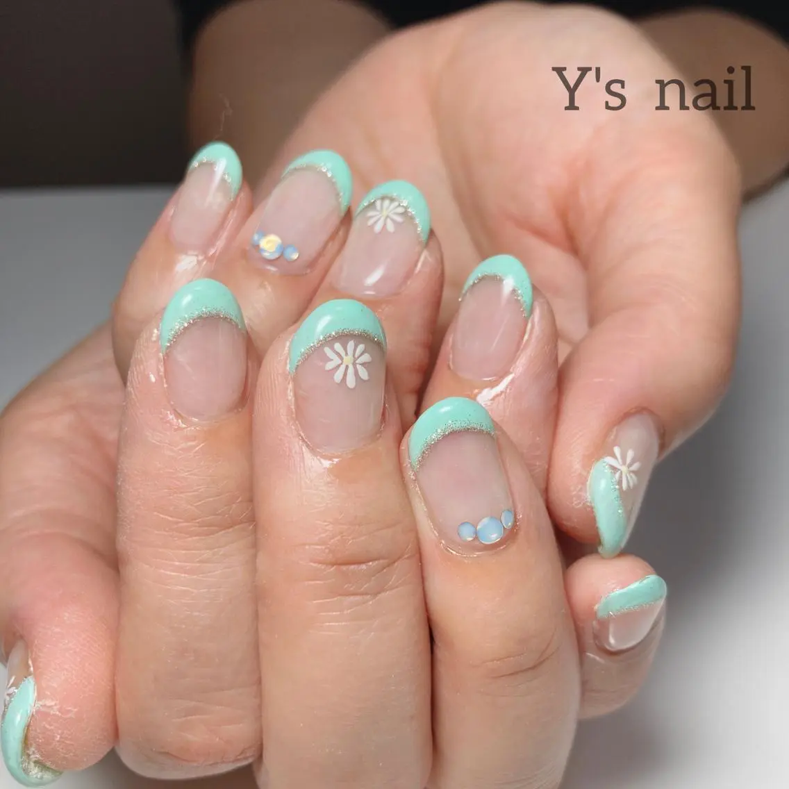 ネイル フレンチネイル 手書きが得意🖌️ Y’s  nailのネイルデザイン