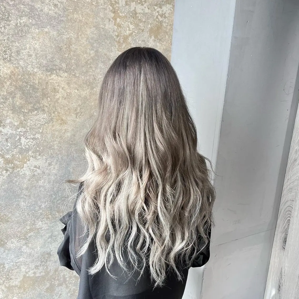 ロング カラー 編み込みエクステ アッシュ ブリーチ ケアブリーチ 透明感カラー ヘアカラー エクステ 編み込みエクステ/ ハイトーン りょすけのヘアスタイル