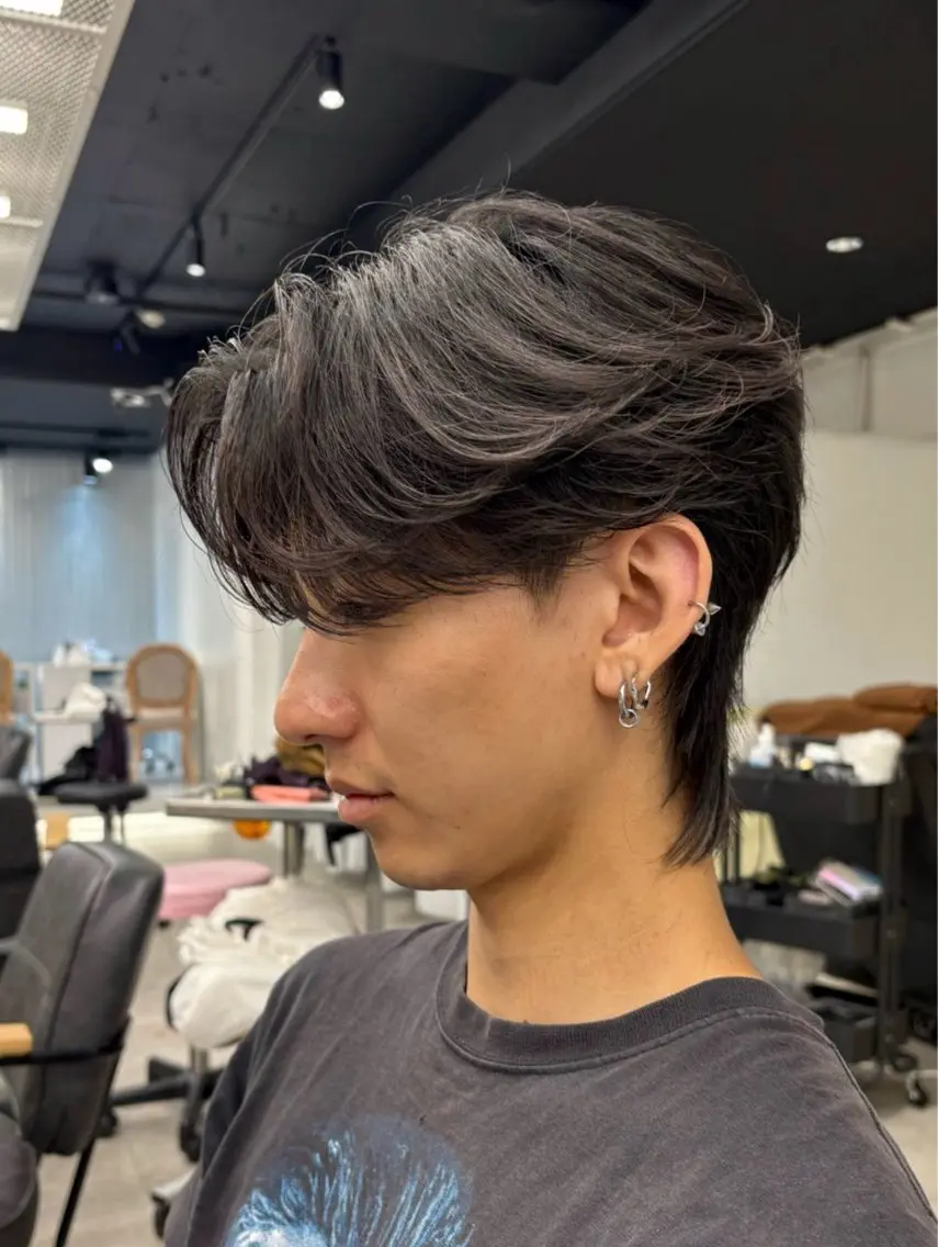 メンズ メンズバレイヤージュ メンズブリーチ センターパート メンズハイライト メンズハイトーン カット 丸山 颯輝斗のヘアスタイル