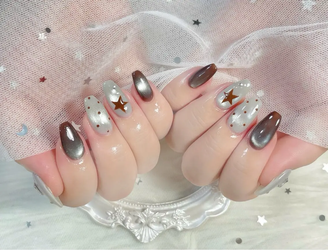 ネイル チークネイル ドット 長さ出し フットネイル フレンチネイル ハンドネイル Hana Nail Salonのネイルデザイン