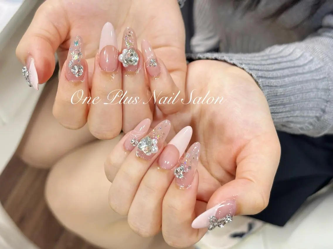 ネイル ガーリー ハート キラキラネイル 韓国ネイル ロングネイル One Plus Nail Salonのネイルデザイン