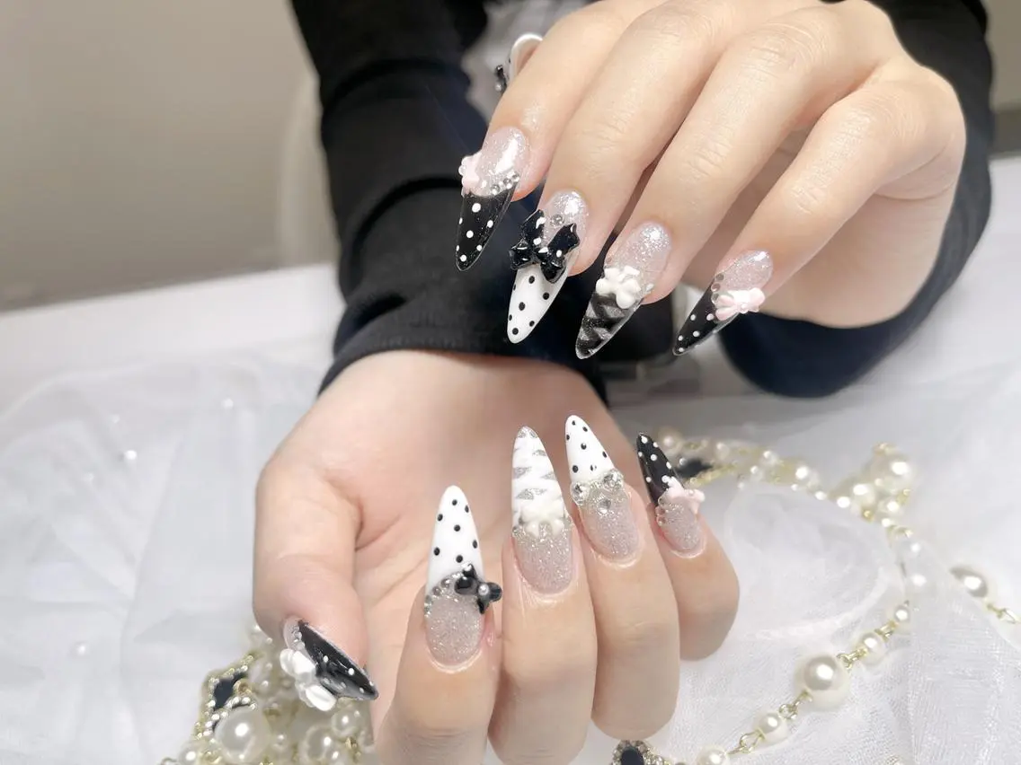 ネイル 長さ出し フットネイル ジェルネイル 韓国ネイル マグネットネイル ハンドネイル Huynnail Shinjukuのネイルデザイン