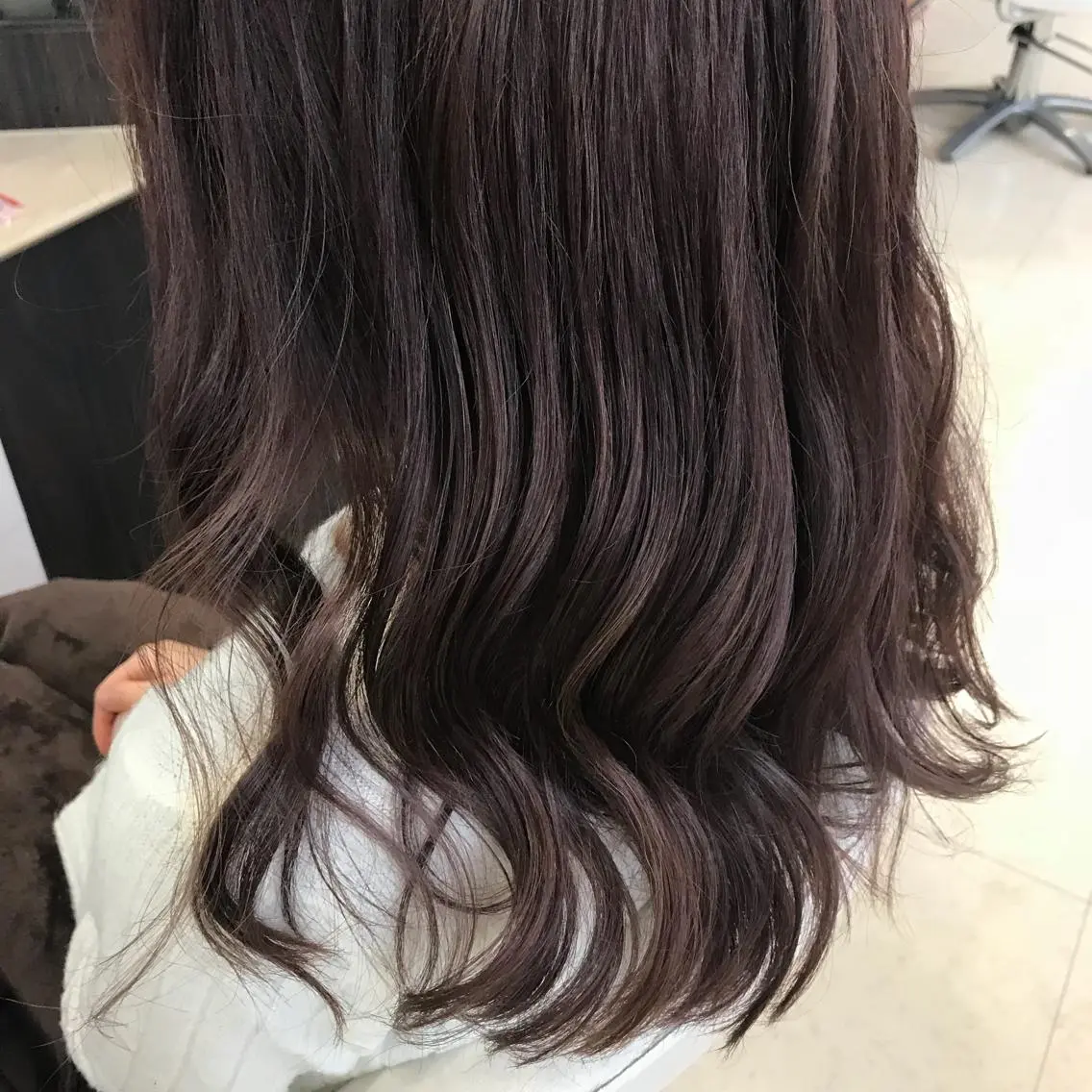 セミロング カラー パープルカラー トリートメント カット ヘアカラー トリートメント Oopsレイヤー 加藤澄都のヘアスタイル