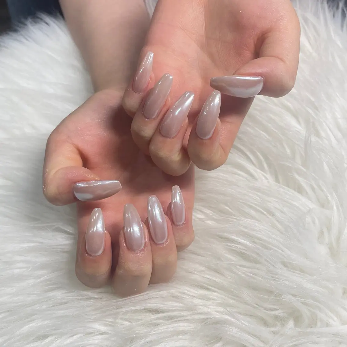 ネイル ミラーネイル ホワイト IROHA NAIL nanaのネイルデザイン