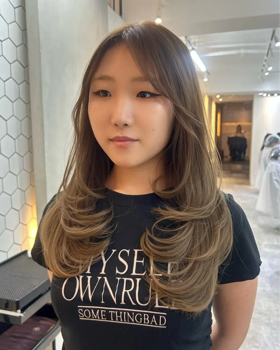 セミロング レイヤーカット カット ヘアカラー 銀座店長🌟 片山雄太のヘアスタイル