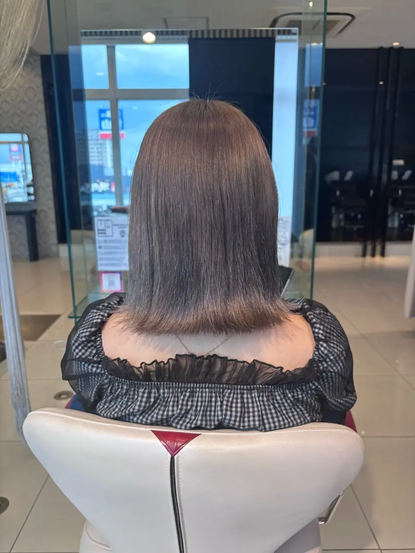 カラー ブリーチ 駒ケ嶺 梓のヘアスタイル
