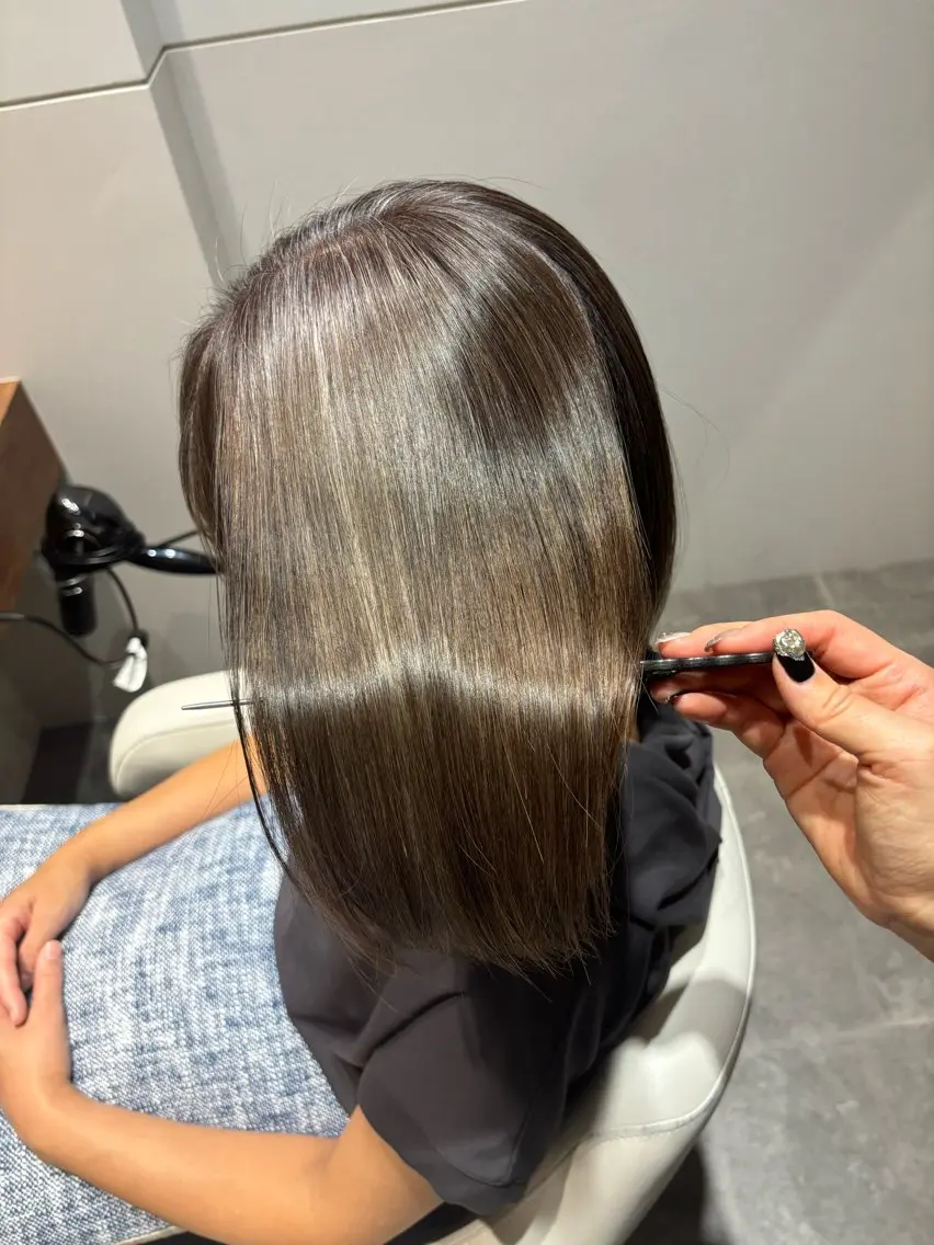 ミディアム ヘアカラー トリートメント 美髪ヘア 🤍erikaのヘアスタイル