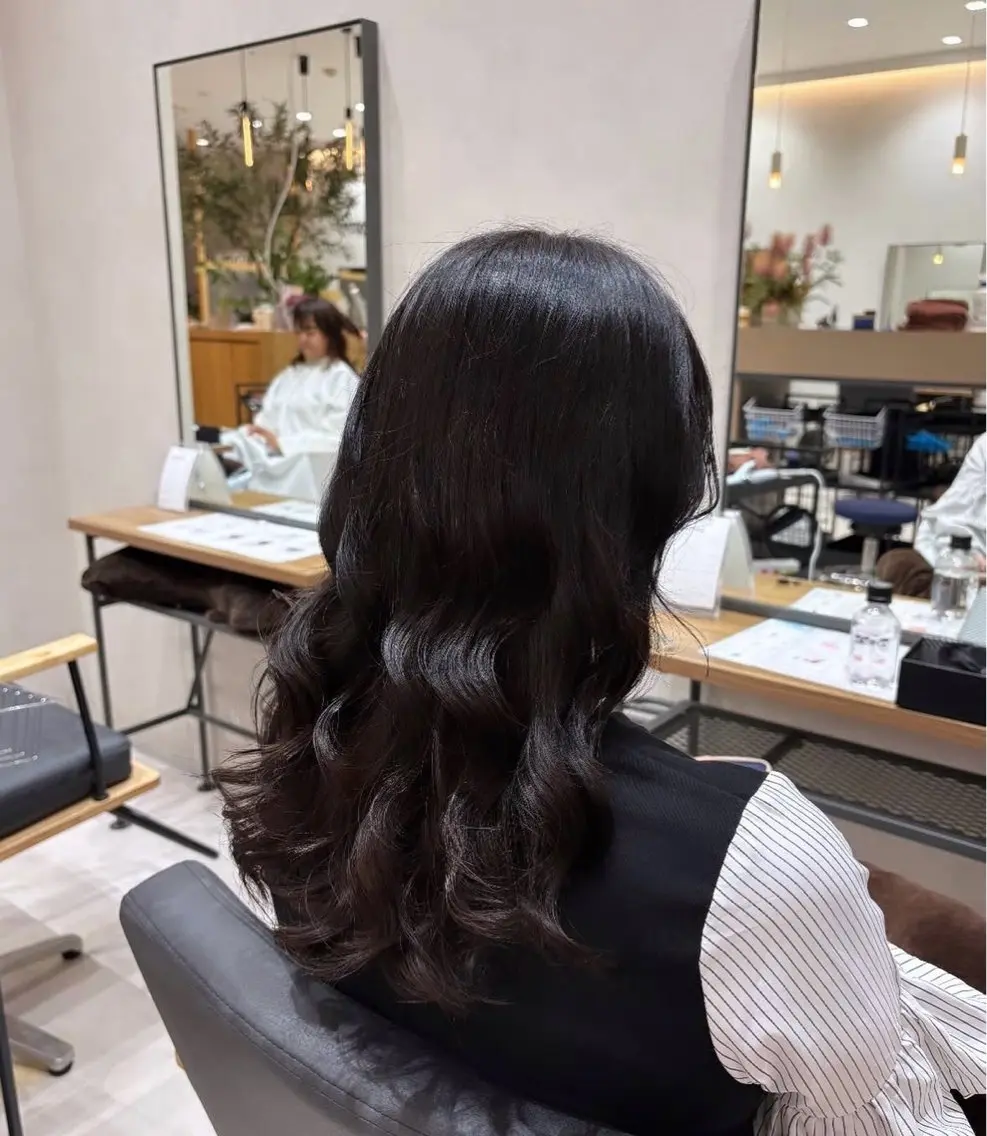 カラー 小西 暖のヘアスタイル