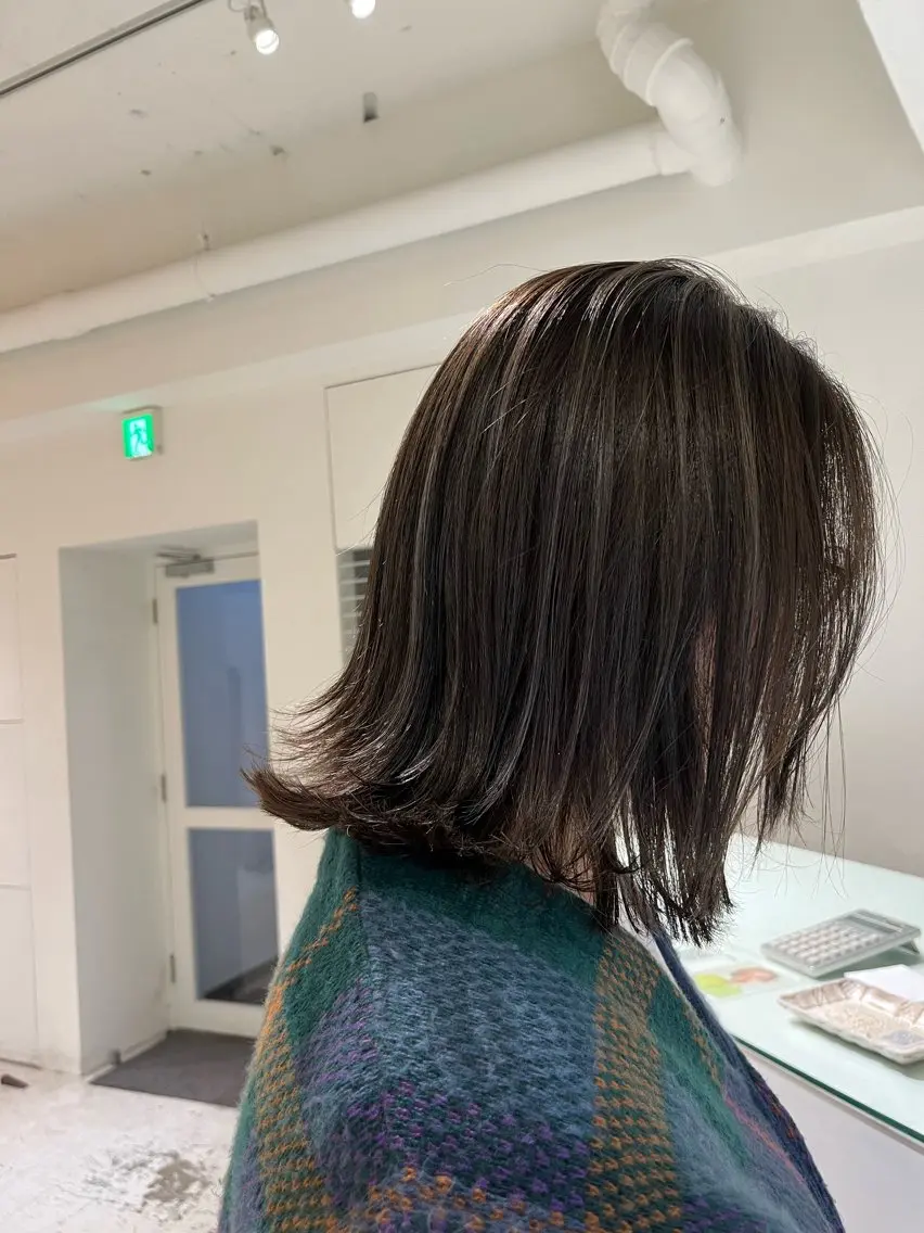 カラー ハイライトカラー Louwe 小島のヘアスタイル