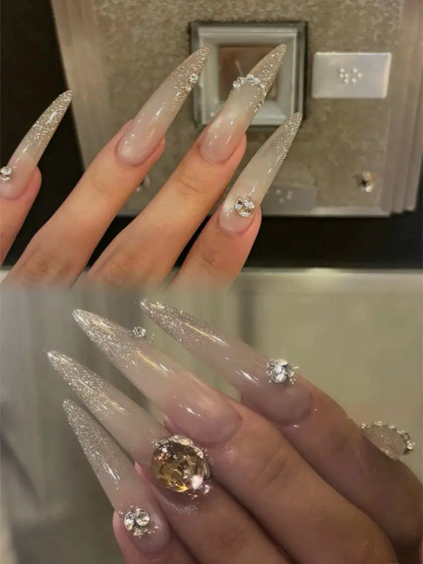 ネイル チークネイル ドット フットネイル フレンチネイル グラデーション ハンドネイル ハンドケア Nihonthy Nail 新宿のネイルデザイン