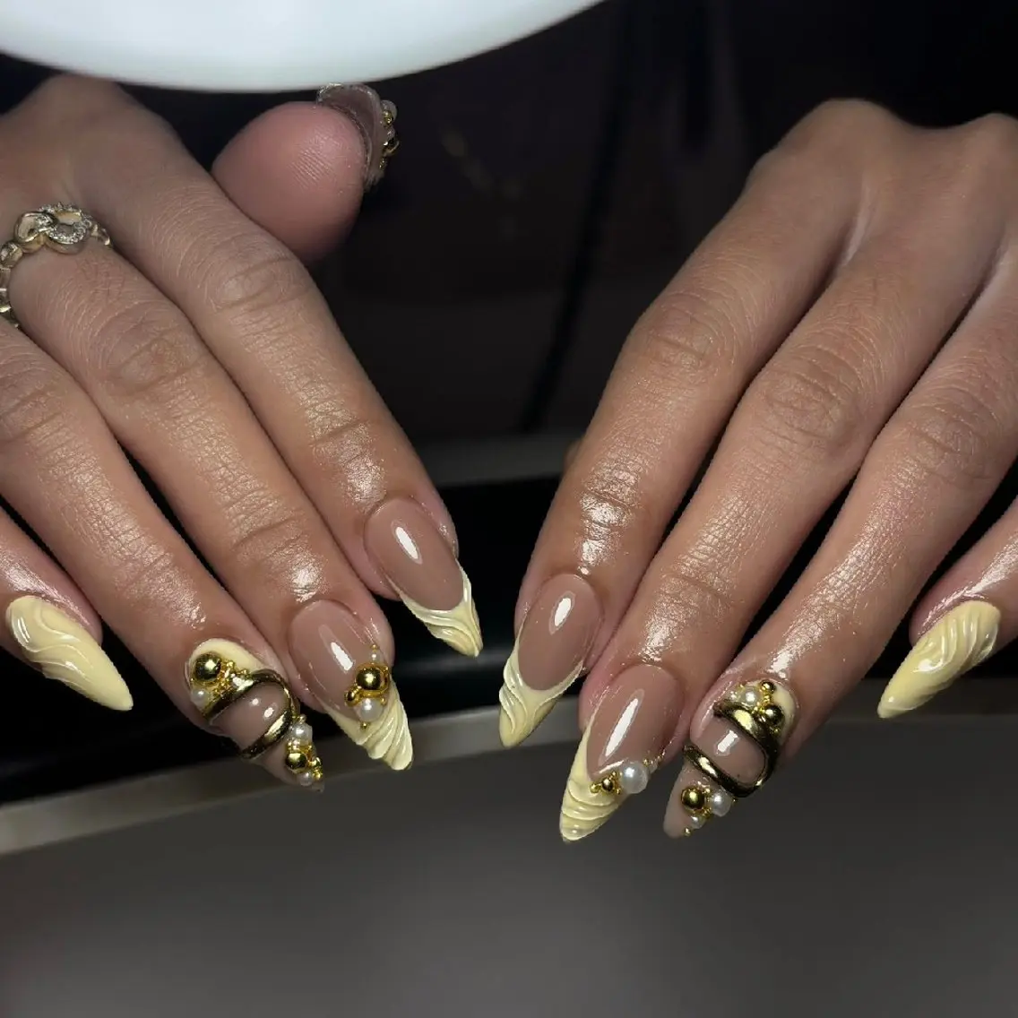 ネイル 氷ネイル・うるうるネイル マットネイル ニュアンスネイル リボン 夏ネイル ハンドネイル rina nailのネイルデザイン