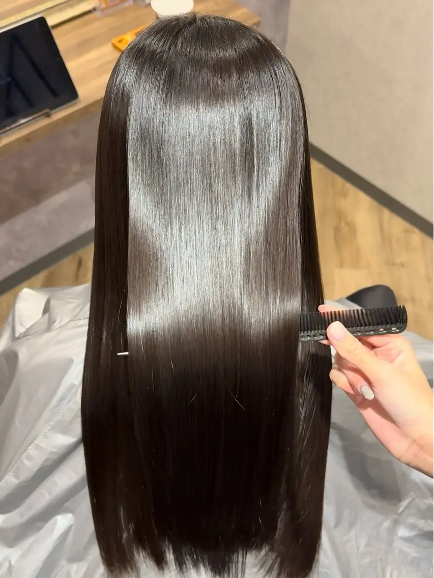 ロング 縮毛矯正 阪急箕面駅 艶カラー/縮毛矯正のヘアスタイル