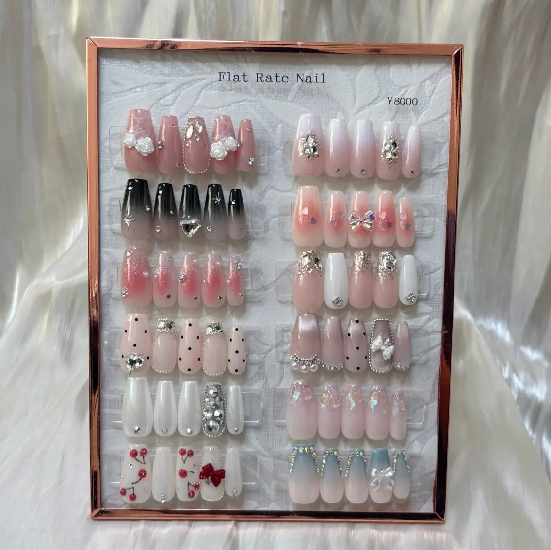 ネイル ハンドネイル nailroom DIASOMNIAのネイルデザイン