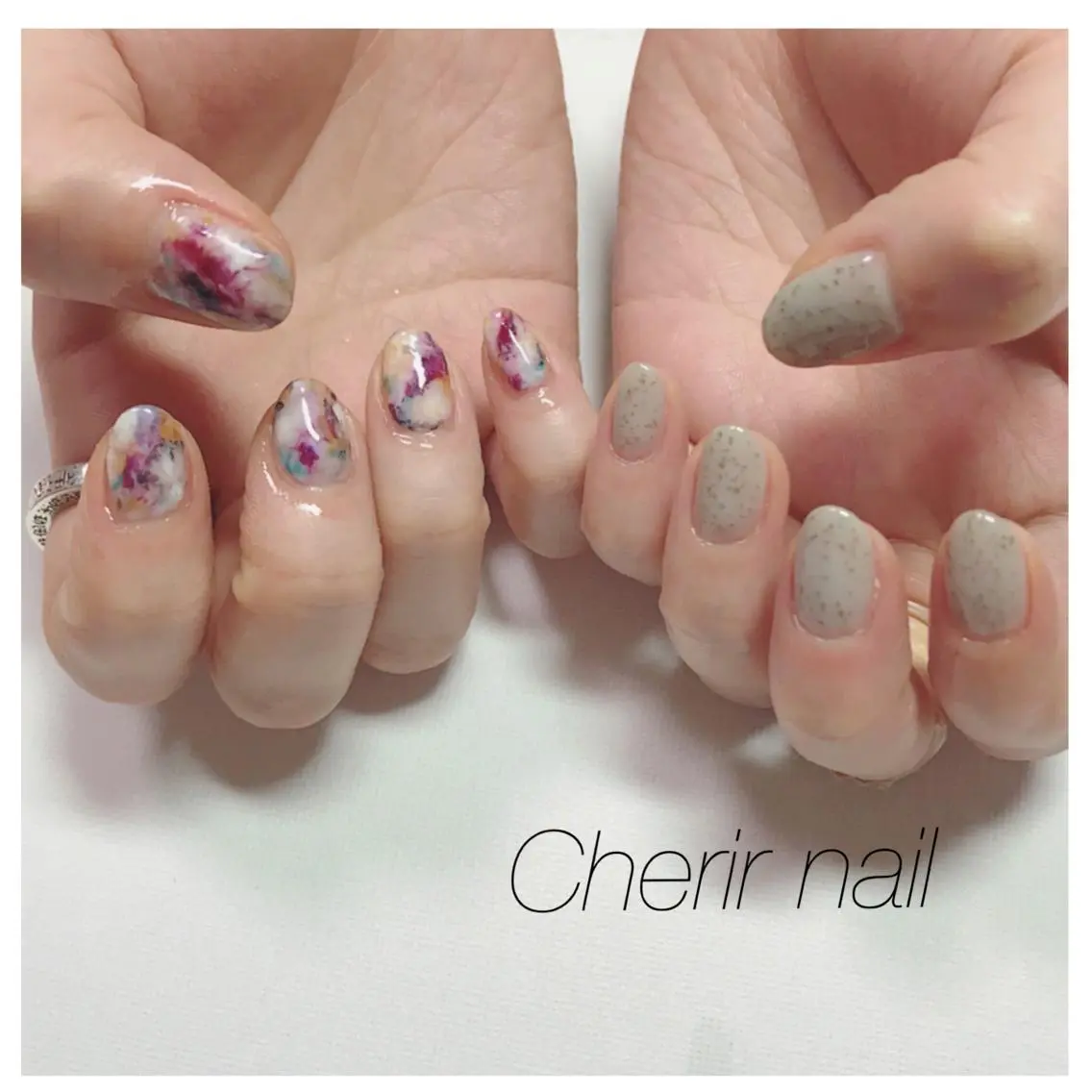 ネイル アートネイル グリーン ニュアンスネイル シンプルネイル Cherirnail kaoriのネイルデザイン