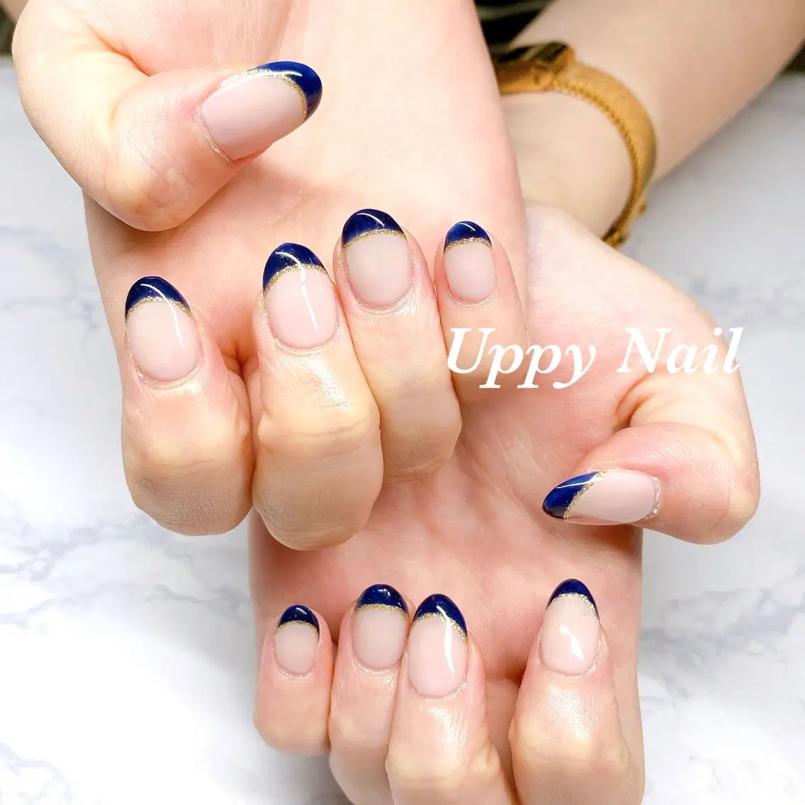 ネイル フレンチネイル ゴールド ネイビー オフィスネイル ハンドネイル Uppy Nail ukyoのネイルデザイン