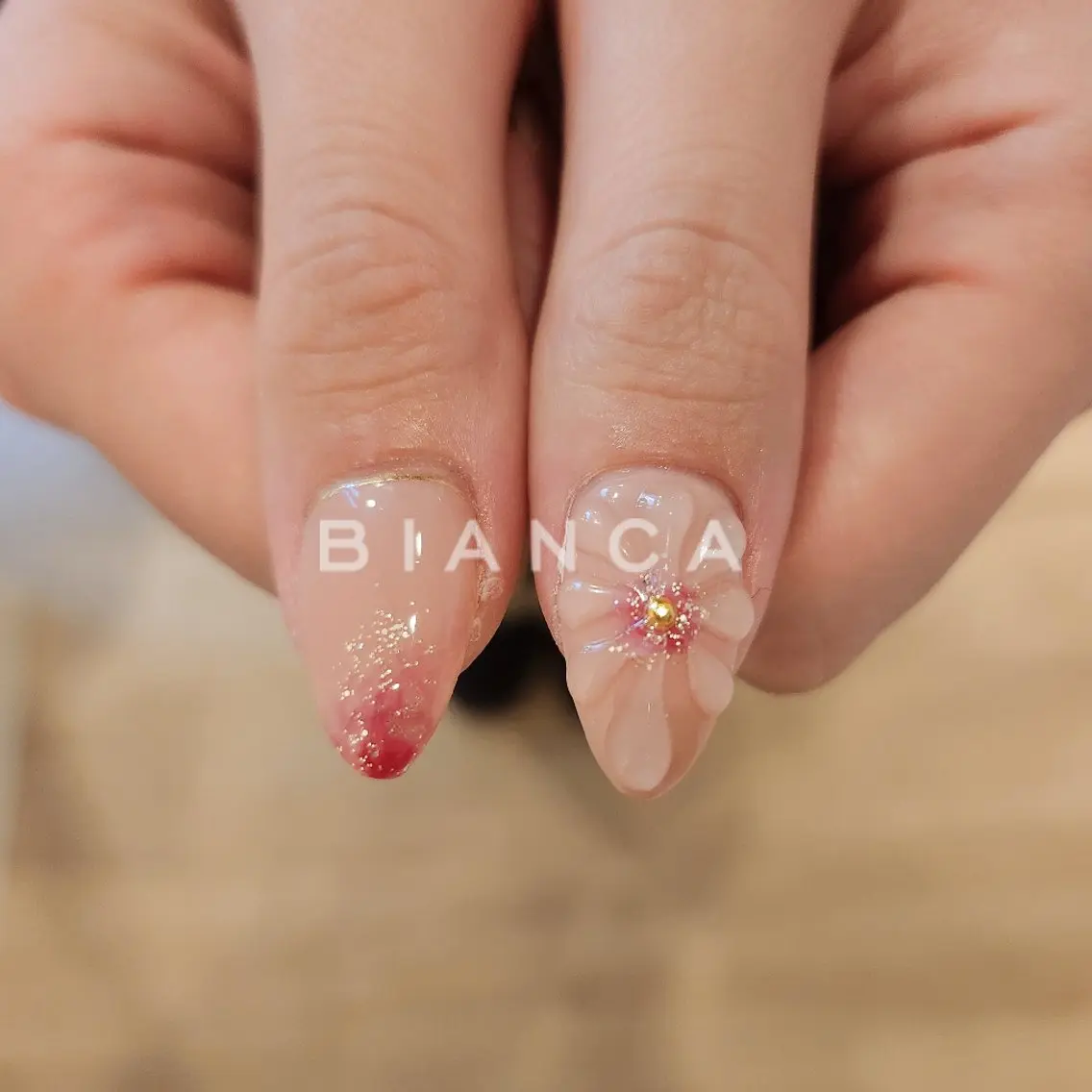 ネイル アートネイル グラデーション ミラーネイル 持ち込み ニュアンスネイル ハンドネイル Bianca名駅店 あゆのネイルデザイン