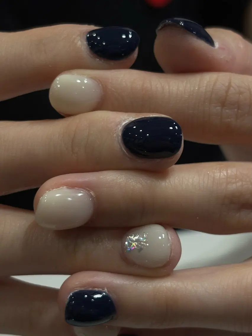 ネイル ワンカラーネイル Dark Honey Ivyのネイルデザイン
