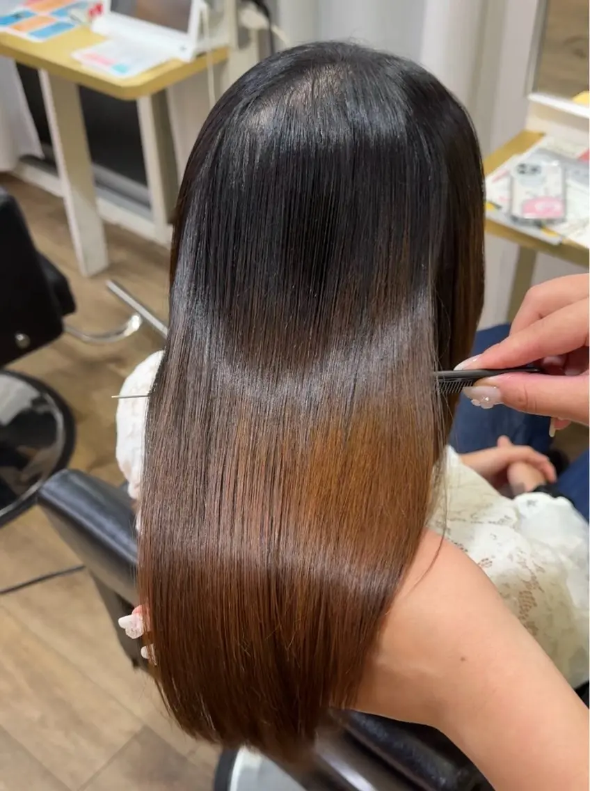 ミディアム カット 縮毛矯正 髪質改善特化／透明感 カラー／ＡＫＡＮＥ♡のヘアスタイル