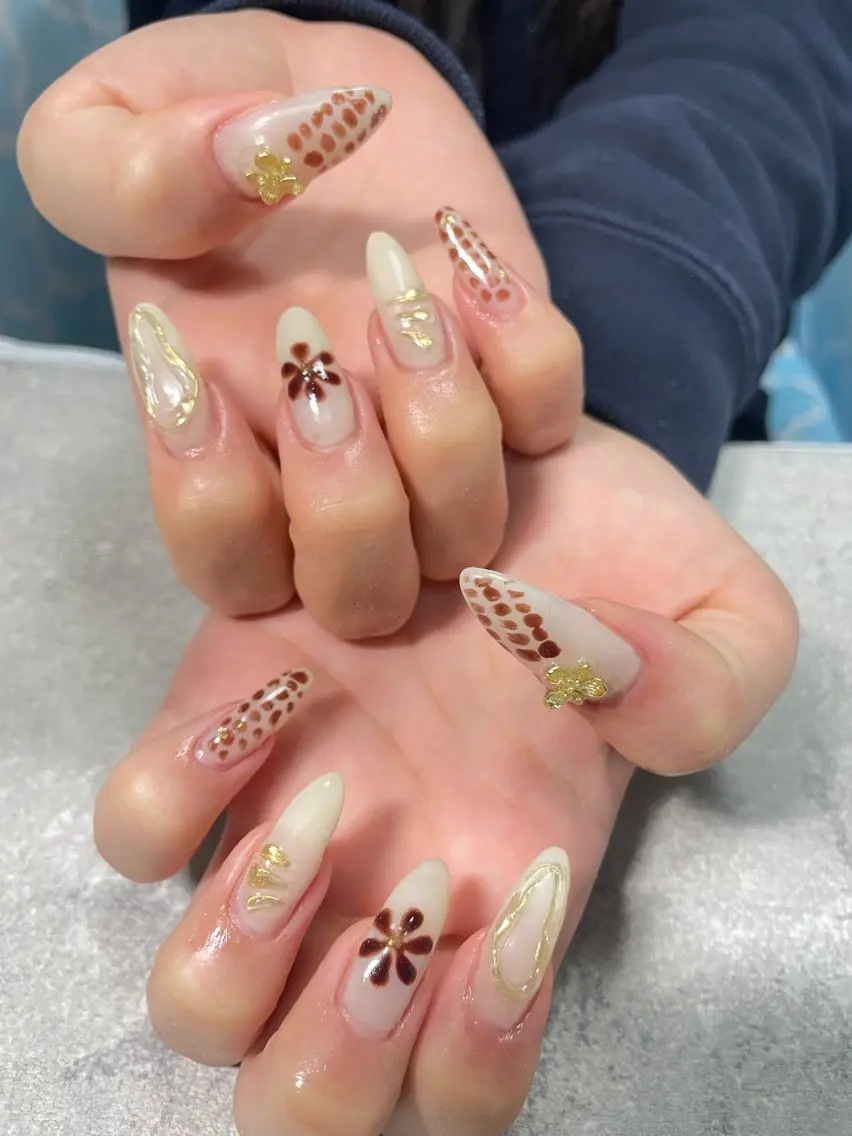 ネイル フラワーネイル ニュアンスネイル はるひな ねいるのネイルデザイン