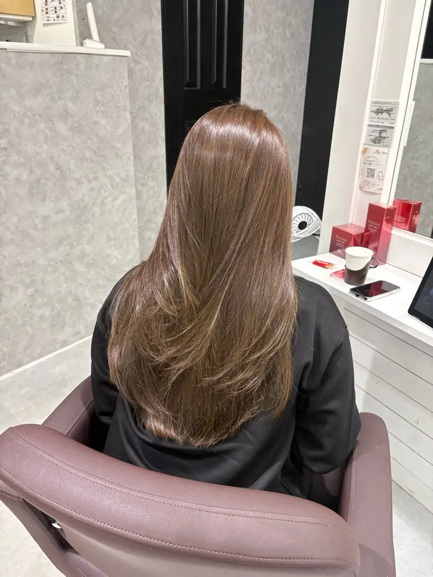 ロング アッシュ カット ヘアカラー トリートメント あい❤︎ /髪質改善/韓国巻きのヘアスタイル