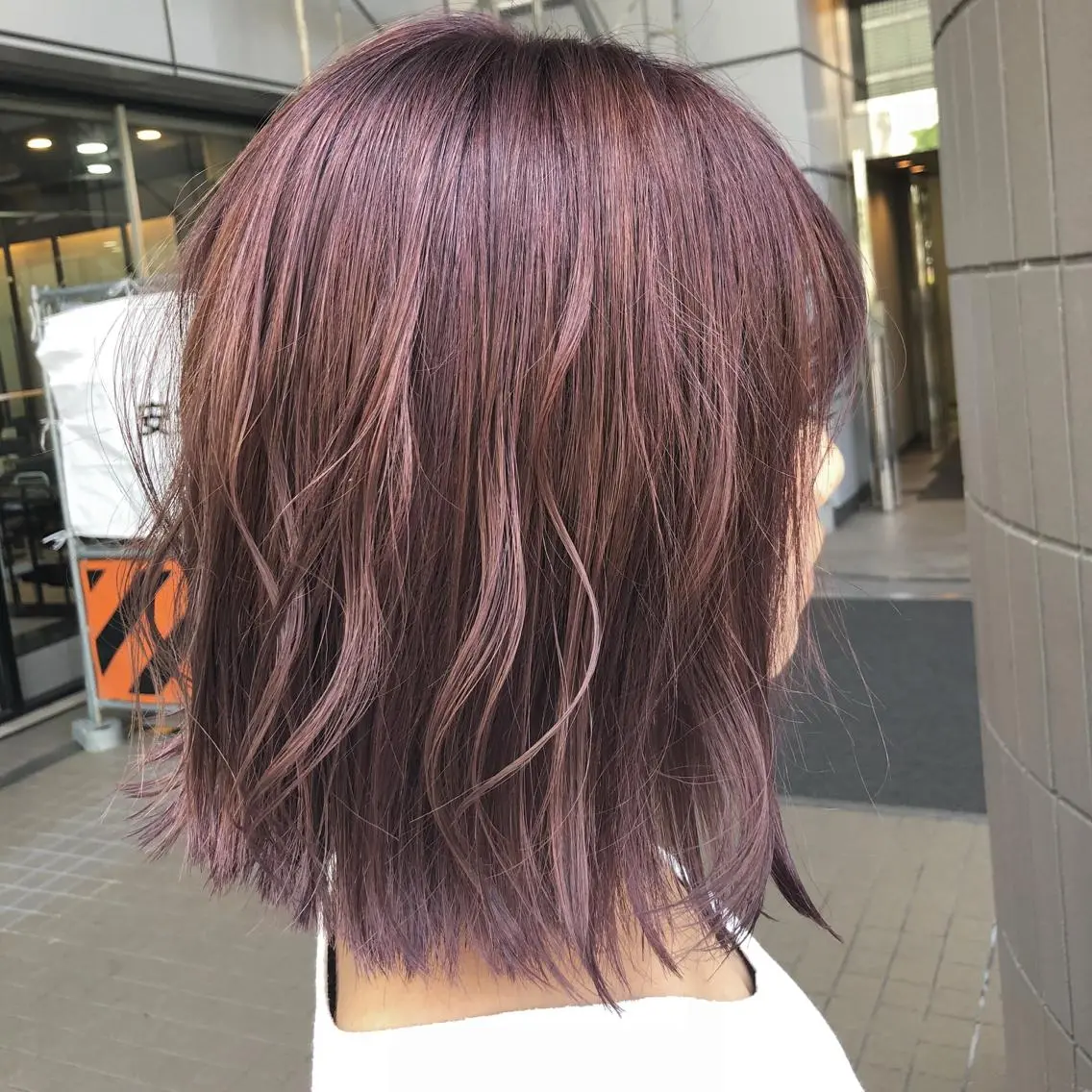 ミディアム カラー ピンクカラー バイオレットカラー カット ヘアカラー SHAFT Ieiriのヘアスタイル