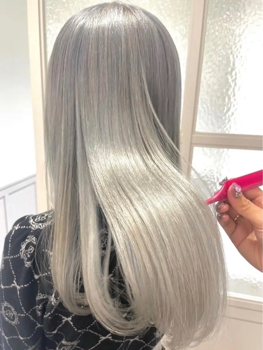 ロング fuwari 美白ショコラカラーのヘアスタイル