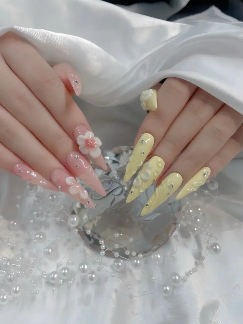 ネイル ボルドー フレンチネイル グラデーション キラキラネイル 韓国ネイル ハンドネイル Rin Nail Shinokuboのネイルデザイン