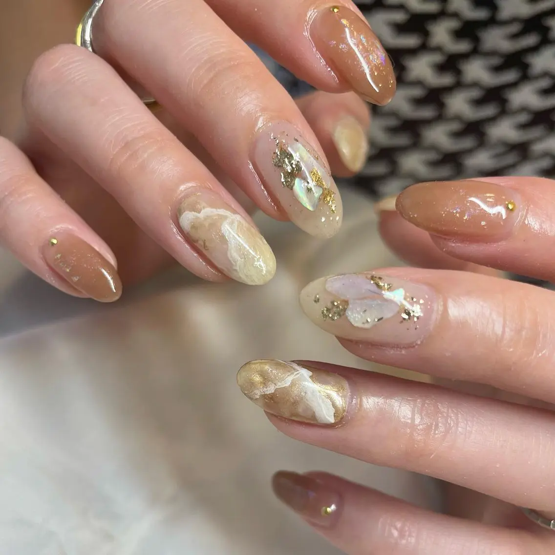 セミロング カラー パーマ ヘアアレンジ メンズ キッズ ネイル マツエク・マツパ アイブロウ ブラウンカラー カラーマツエク ブラウン el. by Aoのネイルデザイン