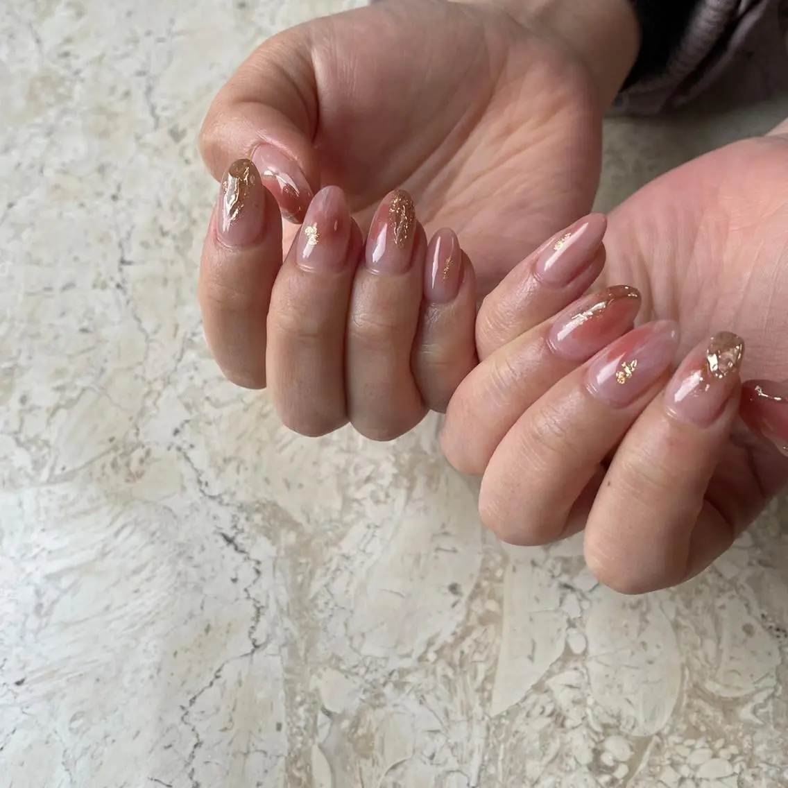 ネイル アートネイル オーロラネイル ジェルネイル ゴールド ハート ハンドネイル フットネイル nail salon mieux(ミュー)のマツエク・マツパデザイン
