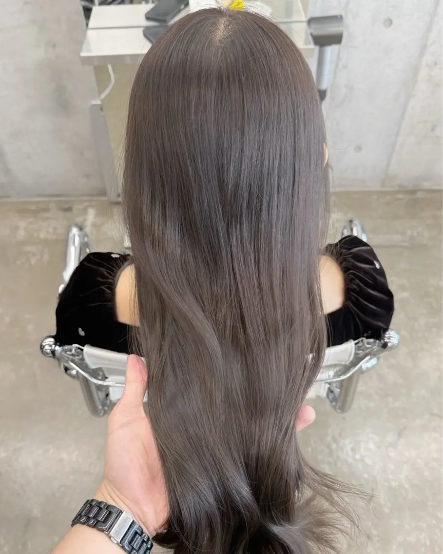 ロング カラー グレージュ ラベンダーカラー ラベンダーグレージュ ラベンダーグレー カット ヘアカラー トリートメント 高橋大樹/グレー ジュ/ブリーチなしのヘアスタイル