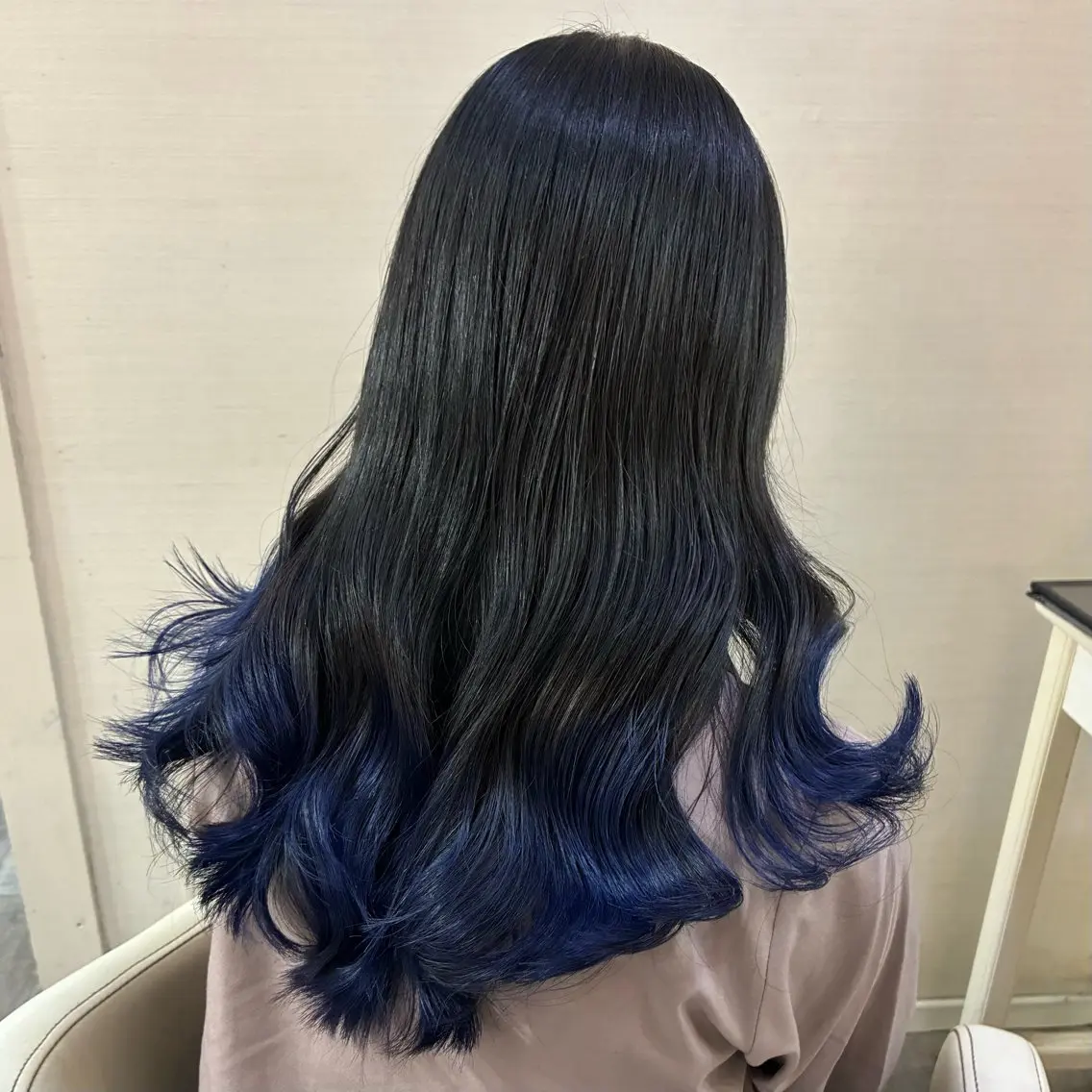【黒染めしてしまったけと明るくしたい方必見】デザインカラー+トリートメントの写真