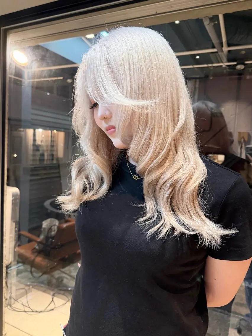 セミロング カラー カット ヘアカラー トリートメント EIGHT 濱田響のヘアスタイル